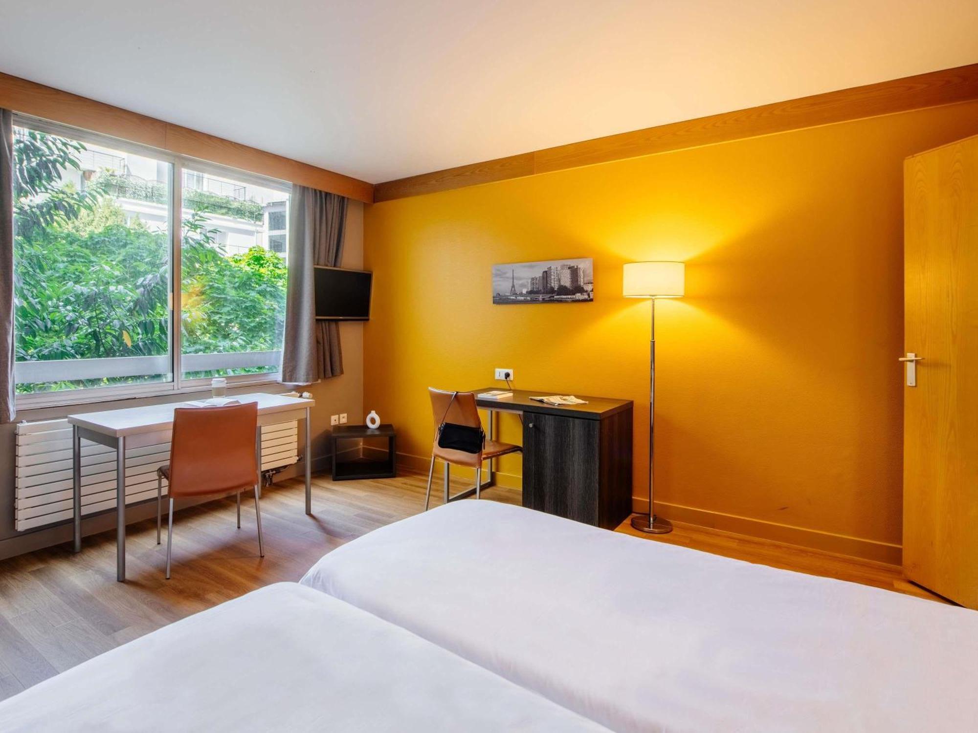 Adagio Xv Paris